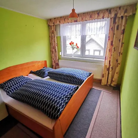 Komplettes Haus Mit Drei Etagen Und Einmaligem Bergpanorama Holiday home