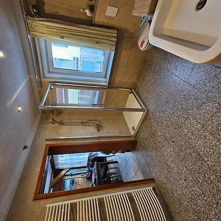Komplettes Haus Mit Drei Etagen Und Einmaligem Bergpanorama