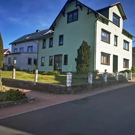 Komplettes Haus Mit Drei Etagen Und Einmaligem Bergpanorama Holiday home Gehlberg